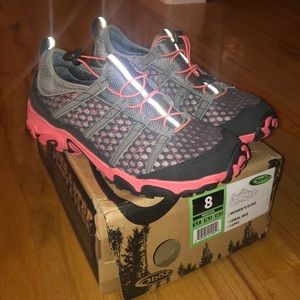 NEW Oboz Echo Hiking Shoes